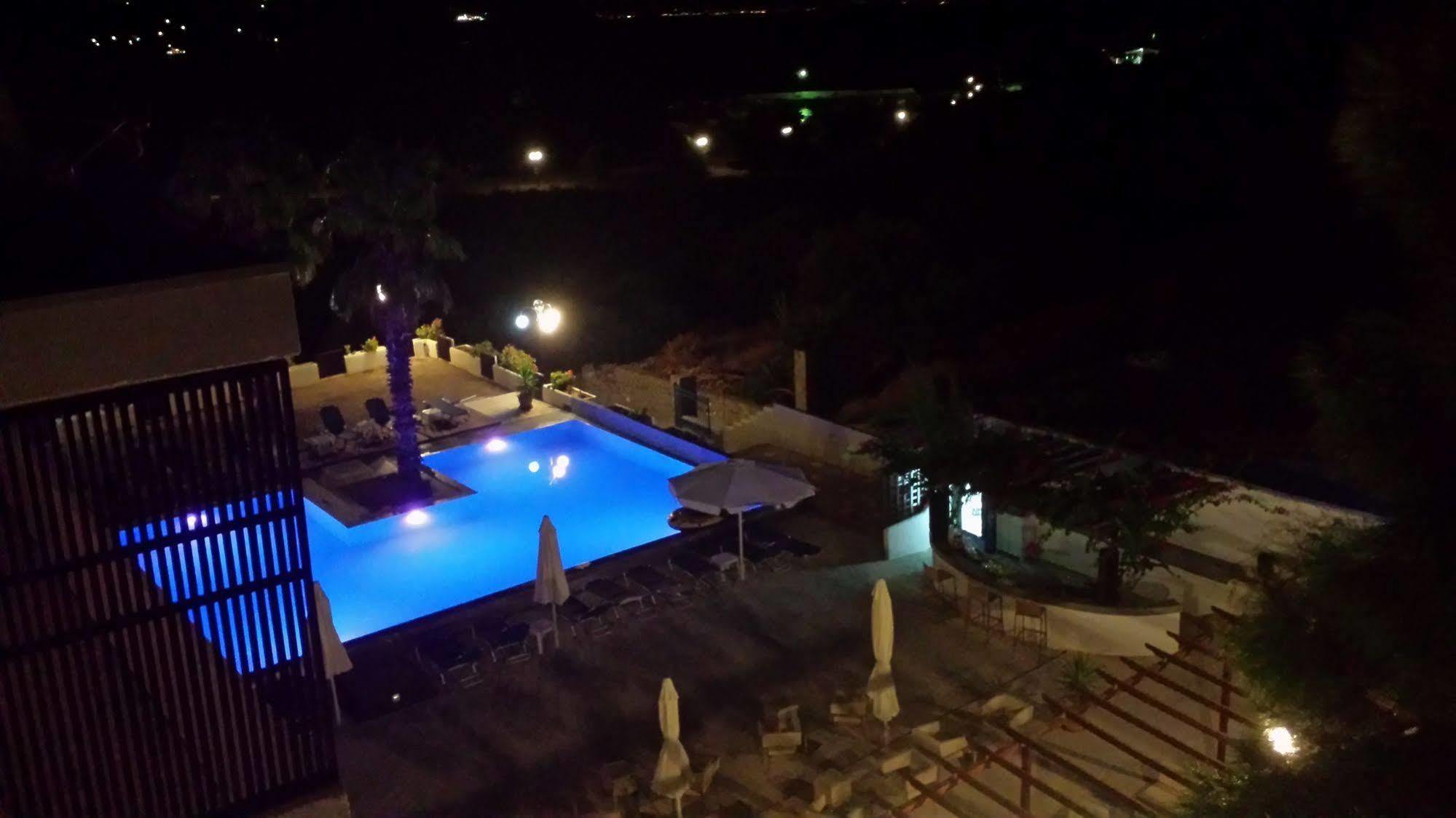 Hotel Blue Fountain Agia Marina  エクステリア 写真